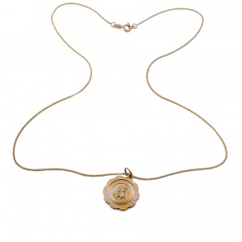 9ct gold 18 inch St Christopher Pendant with chain